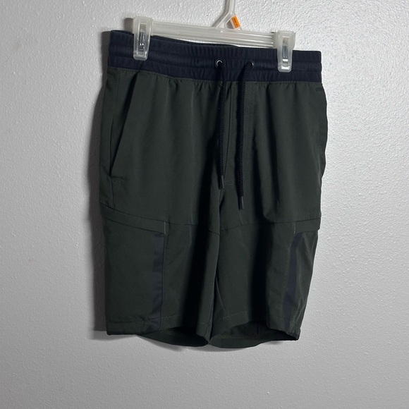Under Armour Men Dark Green Athletic Fitted Running shorts size S - Picture 1 of 9
